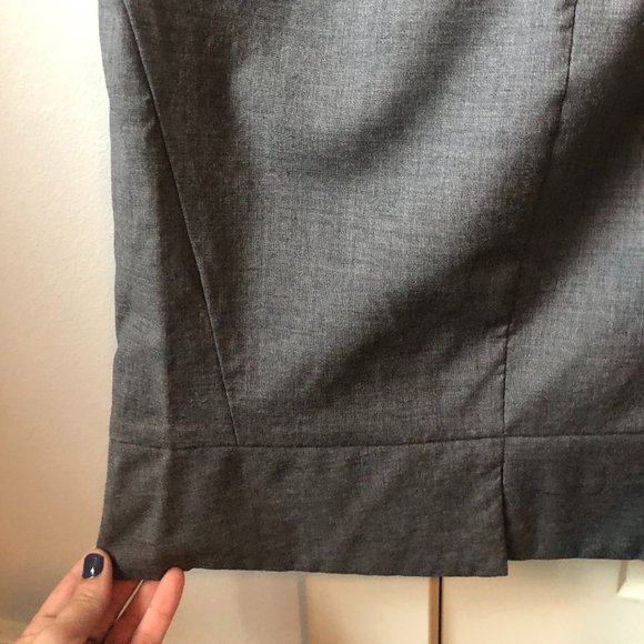 United Colors of Benetton Lightweight Gray Skirt with Minimal Ruffle Detail - Picture 7 of 8